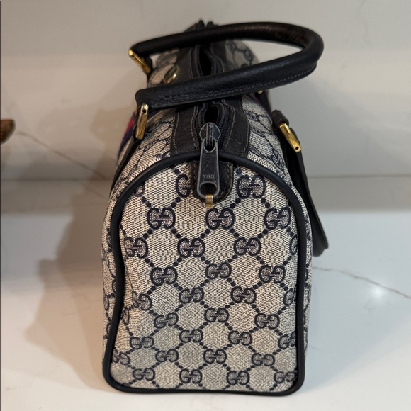 Vintage Gucci Beige and Navy Satchel with Red and Blue Stripe - Picture 4 of 10